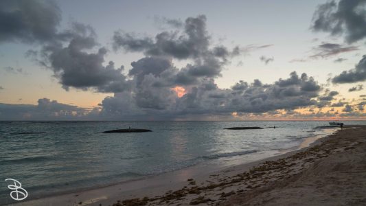 Sun is finally coming up...slowly. Sun is finally coming up...slowly.