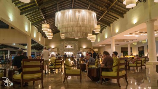 Lobby area with a bar where we would often meet after dinner to hang out and grab drinks. Met plenty of people from different places in the world here. Lobby area with a bar.